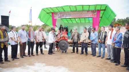 Bupati Sanggau resmikan Kantor Desa Subah