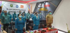 TP PKK Kabupaten Sanggau Ikuti Rakerda IX Tahun 2021 Secara Virtual