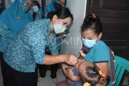 Kunjungan Kerja ke Desa Semerangkai, Ini Pesan Ketua TP PKK Kabupaten Sanggau