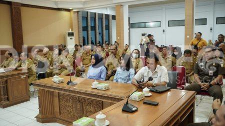 Pemkab Sanggau Bersama Kejari Sanggau Teken MoU di Bidang Hukum Perdata dan Tata Usaha Negara, Ini Harapan Pj. Bupati Sanggau