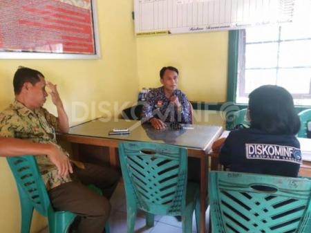 Pembinaan PPID Desa dan pemanfaatan website sebagai sarana komunikasi publik di Desa Lubuk Sabuk